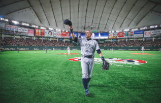Seattle Mariners Outfielder Ichiro Suzuki Retires from MLB after 18 Seasons
