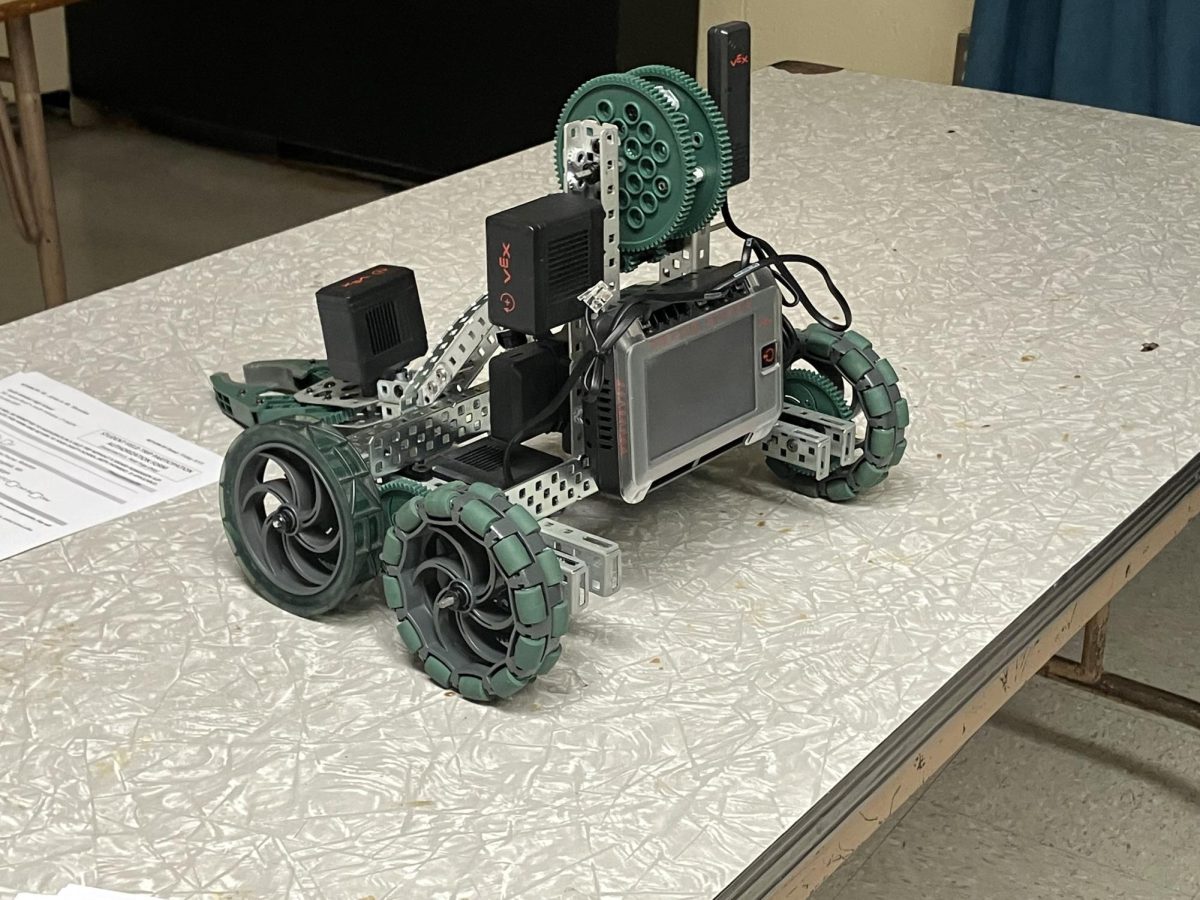 The+South+Windsor+High+School+Robotics+Team+creates+a+robot.