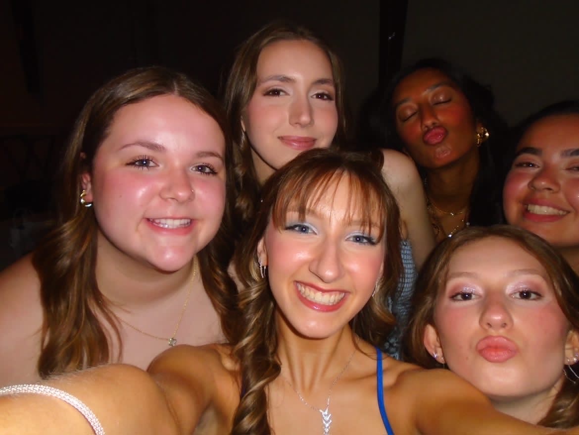 Juniors Lauren, Christine, Aasritha, Cassie, Gianna and Norah take a selfie at the prom.  