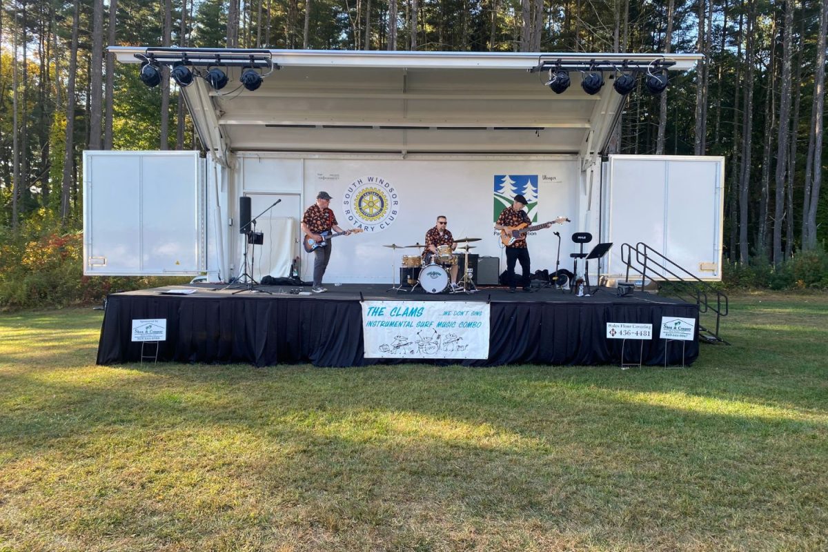 'The Clams' rock band performed at the 2024 Apple Fest. 