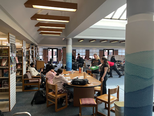 Students are able to relax and eat snacks to recover their energy after donating blood.