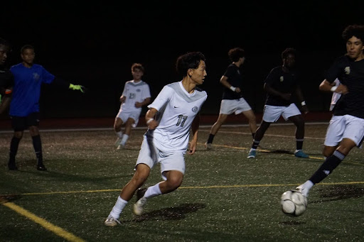 Junior, Ian Park, taking on defenders down the line on the counter attack. (Martin Tushe)