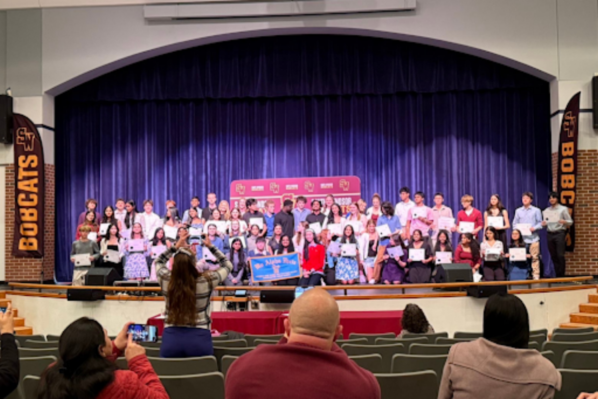 The newly inducted members of Mu Alpha Theta pose for a photo together
