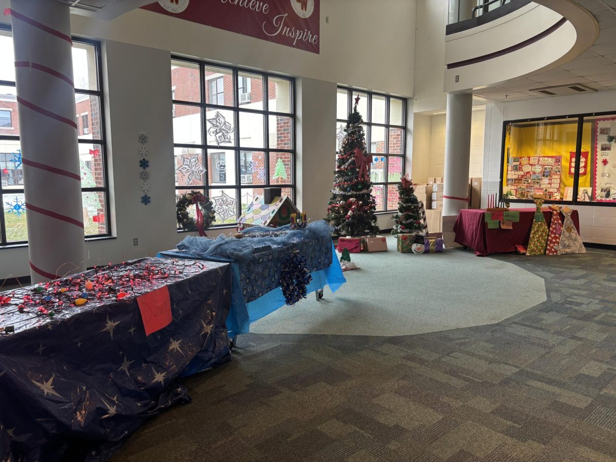 The National Honors Society decorated the pendulum area for the holidays.