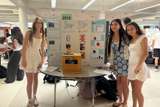 Freshman Scientists Shine at Annual Science Fair